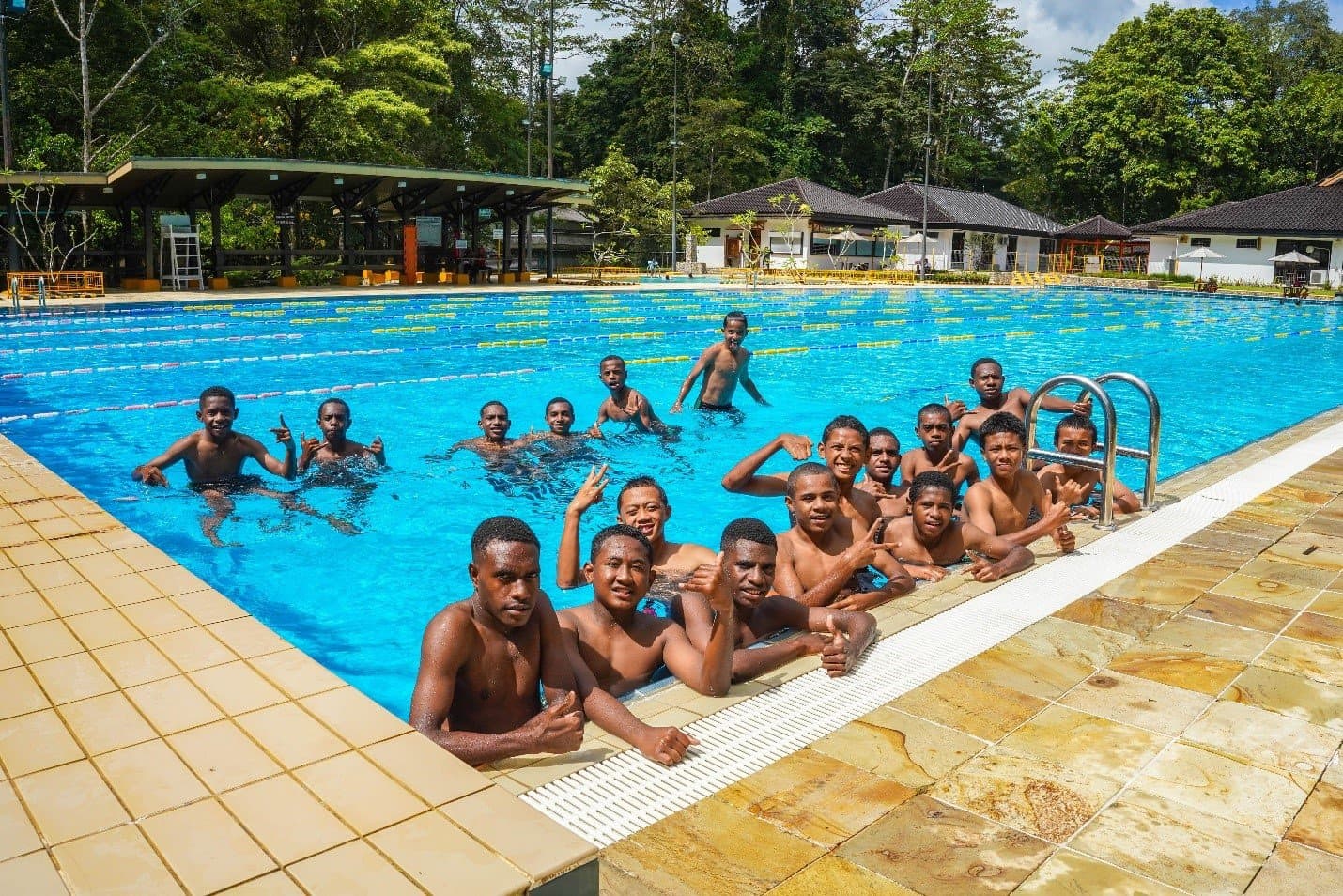 image-manfaat-berenang-bagi-atlet-sepakbola