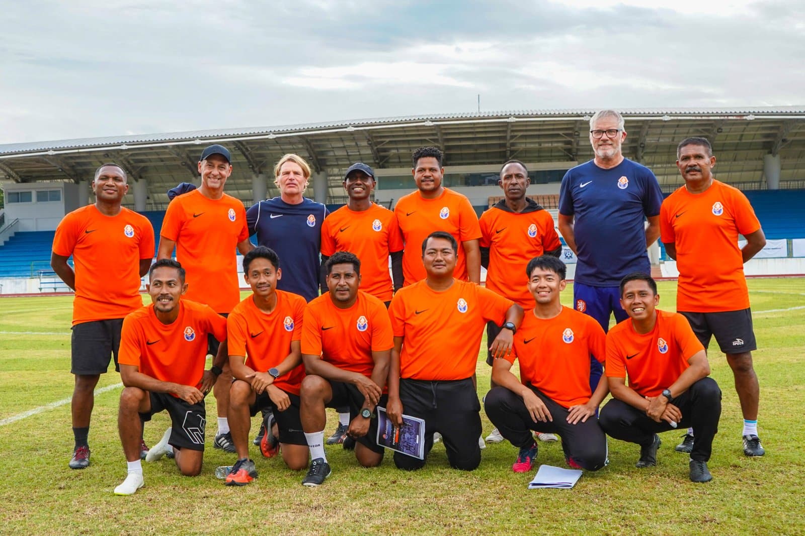 image-kolaborasi-pssi-pt-freeport-indonesia-dan-knvb-melalui-papua-football-academy-gelar-coaching-clinic-di-timika